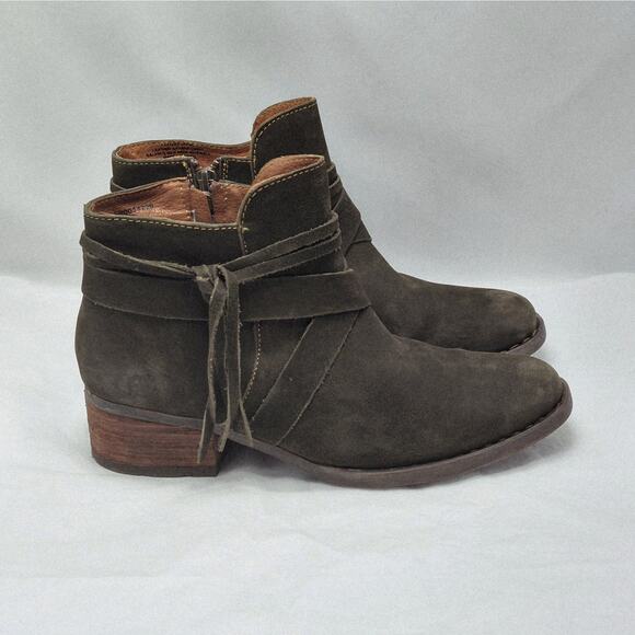 Born Womens Ankle Boots 8.5 Olive Suede Western Stacked Heel Coastal Cowgirl - Picture 1 of 11